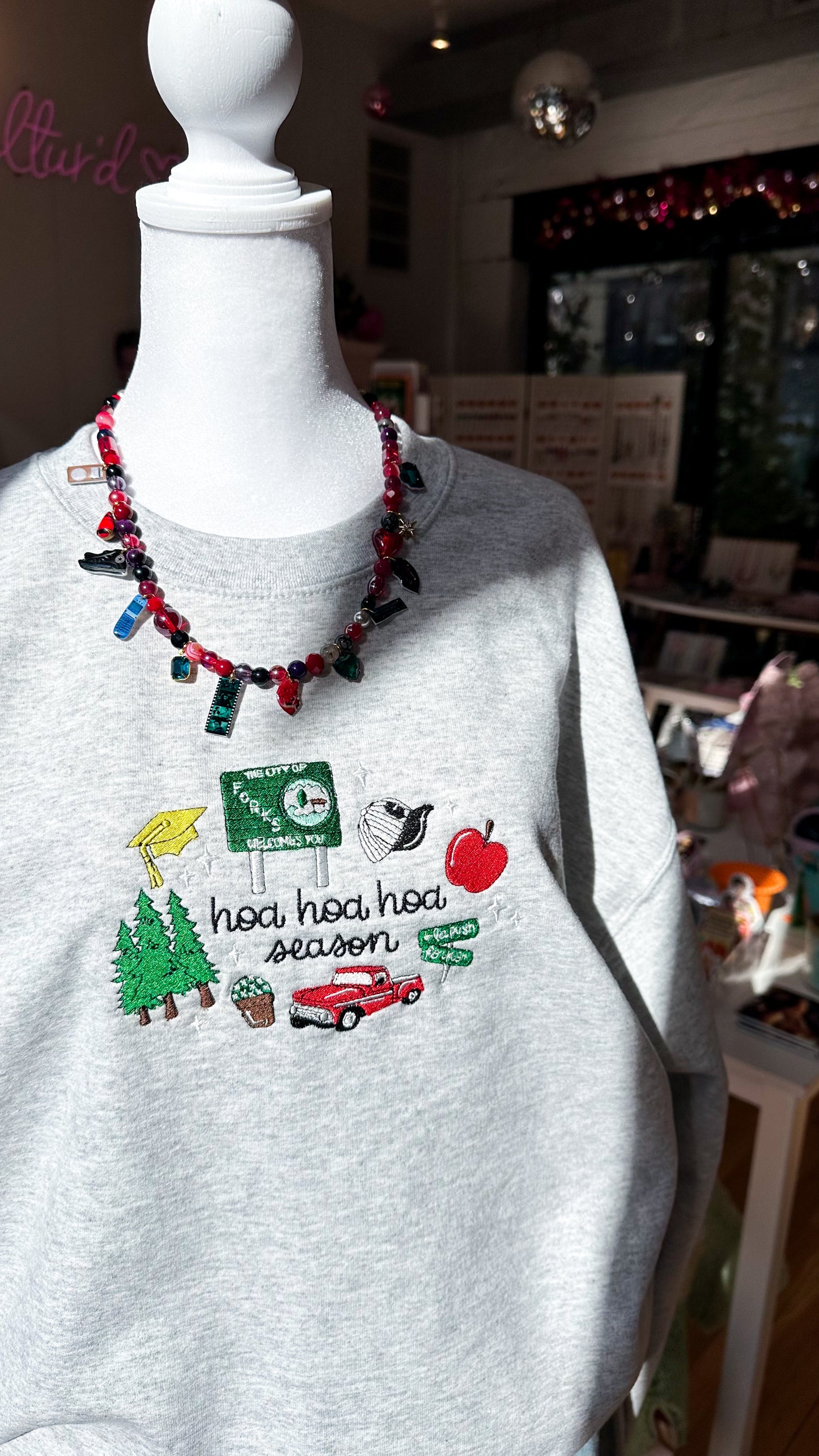 Hoa Hoa Hoa Season Crewneck