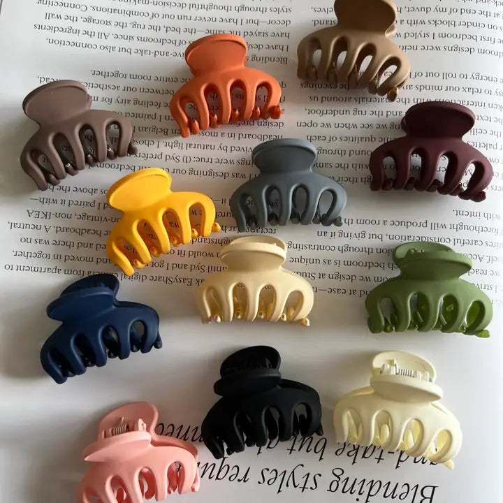 Mini Wavy Claw Clip